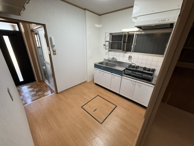 箕輪貸家の居間・リビング