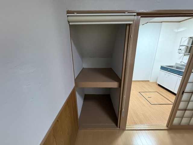 箕輪貸家の収納