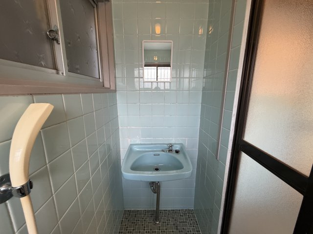 箕輪貸家の浴室