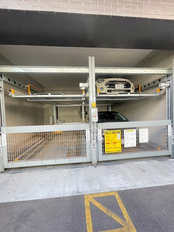 MODERN PALAZZO天神南の駐車場