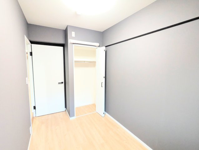 【洋室】 | 小豆沢パークファミリアA棟 | 廊下側洋室