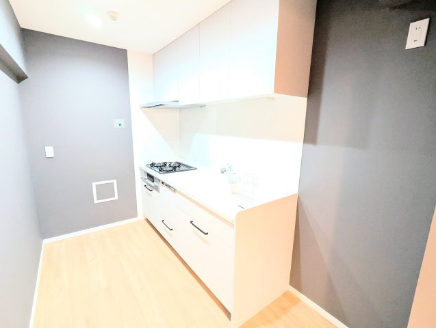 【キッチン】 | 小豆沢パークファミリアA棟 | 食洗機、吊戸棚付きのシステムキッチン