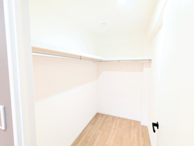 【収納】 | 小豆沢パークファミリアA棟 | 広々したウォークイン付き