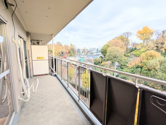 小豆沢パークファミリアA棟のバルコニー|南バルコニー、遮るものもありません