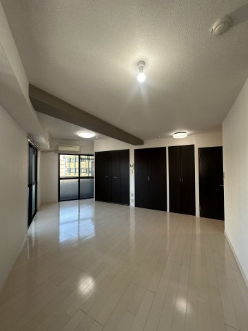 ドリーム六本松 の居間・リビング