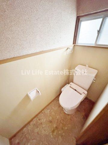 本町2丁目貸家のトイレ