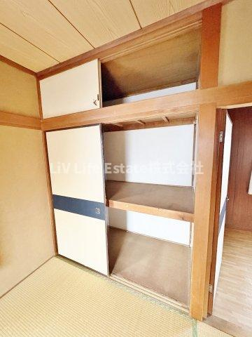 本町2丁目貸家の収納