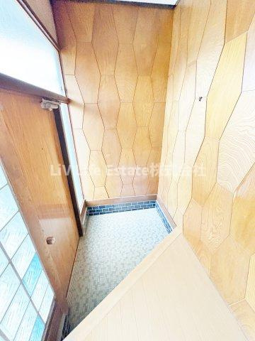 本町2丁目貸家の玄関