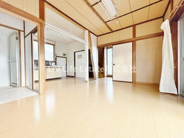 本町2丁目貸家の居間・リビング