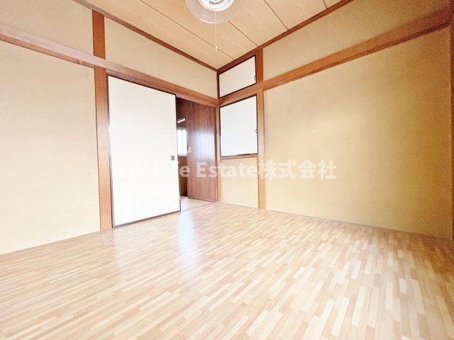本町2丁目貸家の洋室