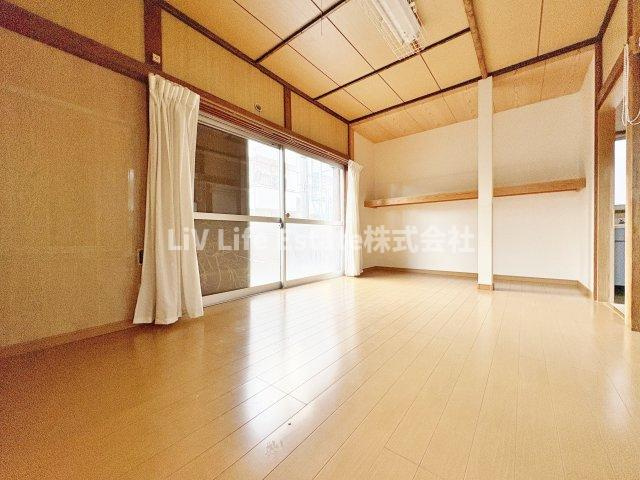 本町2丁目貸家の居間・リビング