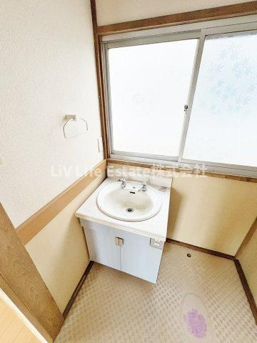 本町2丁目貸家の洗面所