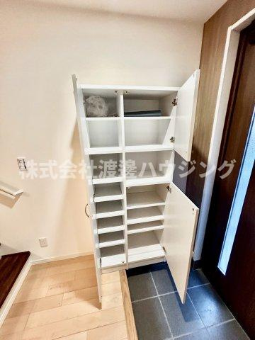 赤川1丁目テラスハウスの収納|玄関収納