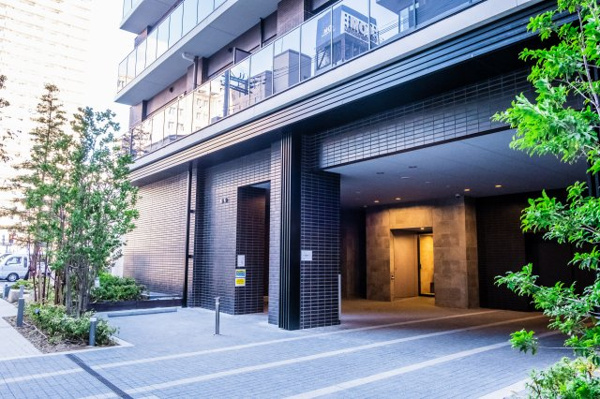 【駐車場】 | 【敷地内駐車場】十分な広さがあり、車の出し入れもスムーズに行えます！