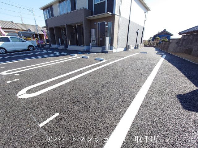 アリビオの駐車場