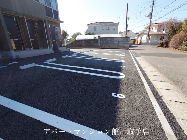 アリビオの駐車場