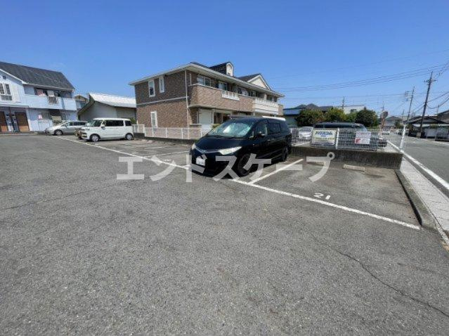 メゾンシャンポリオン　Ｃの駐車場|高崎、前橋のお部屋探しはエンドスケープまで！お客様の理想お聞かせ下さい♪