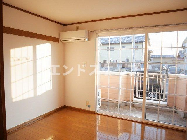 メゾンシャンポリオン　Ｃの居間・リビング|高崎、前橋のお部屋探しはエンドスケープまで！お客様の理想お聞かせ下さい♪