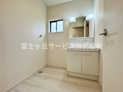 【脱衣所】 | 静岡市駿河区中島 22期 新築一戸建て 4号棟 | 脱衣場です