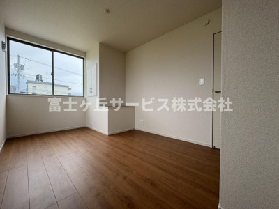 【子供部屋】 | 静岡市駿河区中島 22期 新築一戸建て 4号棟 | 子供部屋としても使える洋室です