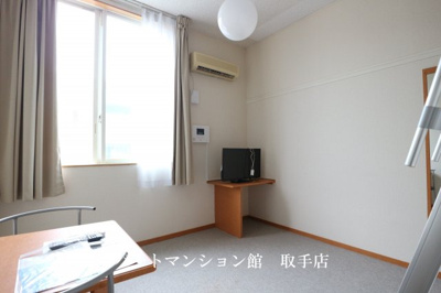 【居間・リビング】 | レオパレスカメリア | 画像3