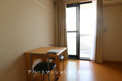 【居間・リビング】 | レオパレスアルカディア我孫子 | 画像3