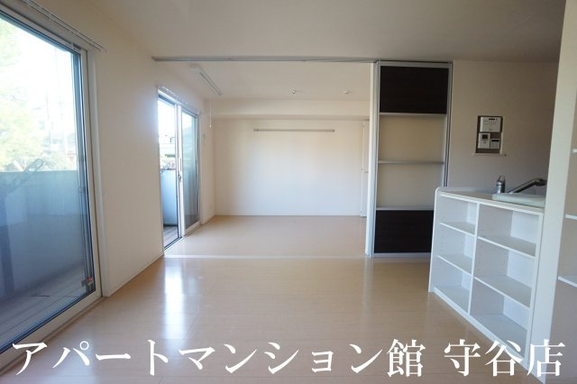 アモールⅤの居間・リビング