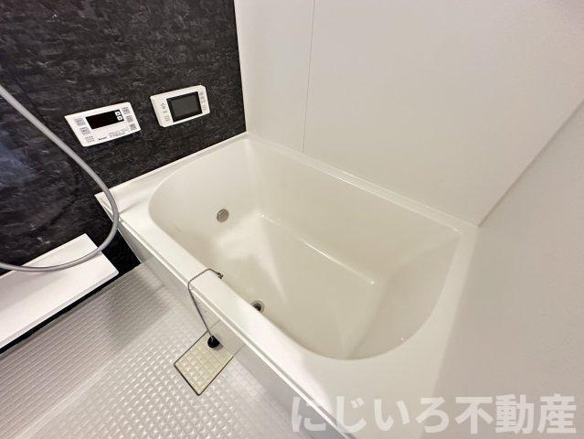 ピース・スクエア小松島の浴室