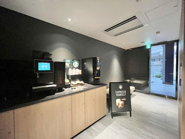 【その他共用部分】 | 【待合室】車寄せに出られる待合室◎ゆったりと座ってお過ごしください☆