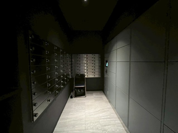 【設備】 | 【宅配ボックス】様々なサイズに対応！お荷物の宅配時間を気にせず、お出かけ可能です。