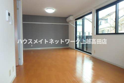 シャルマン城東Ⅱの内装|LDK12.8帖（参考101号室反転室内写真）