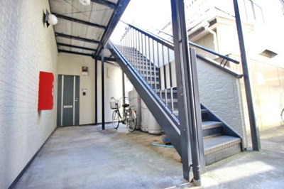 共用階段です