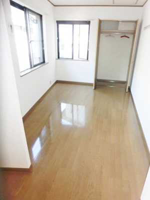 明るいお部屋です