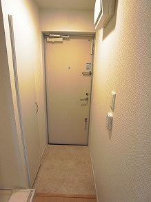 リブリ・幕張本郷の玄関