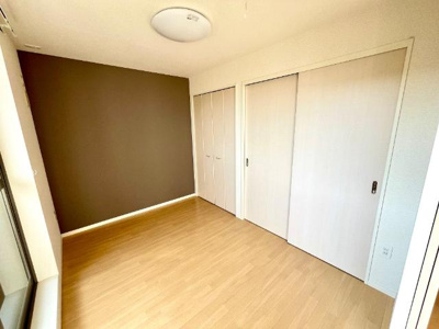 【内装】 | Ｓｕｎ　Ｅａｓｔ（サンイースト） | 南側洋室