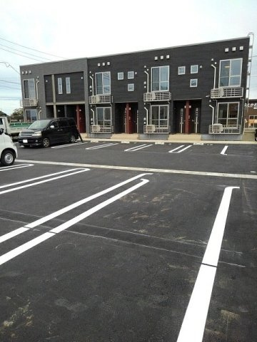 マルベリーライト前川Ⅰの駐車場