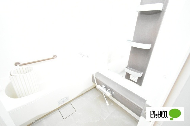 ADVANCE NAGAI Ⅲの浴室