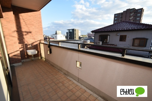 ADVANCE NAGAI Ⅲのバルコニー