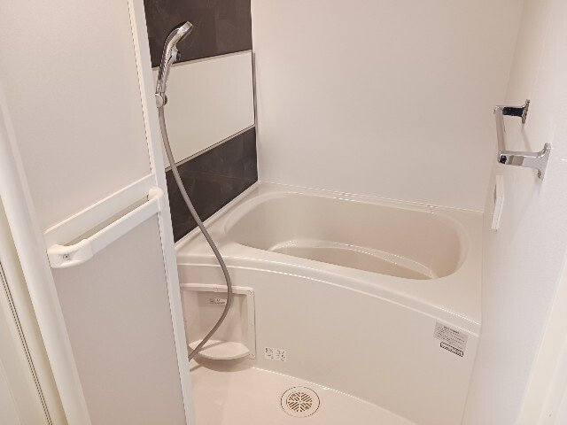 ホワイトメゾン新栄の浴室