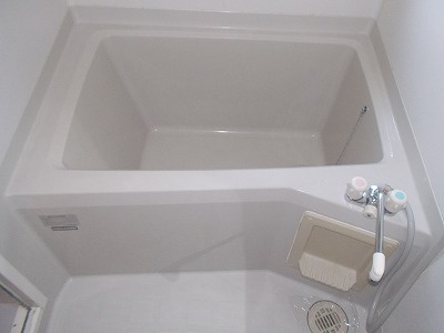 ウイング Aの浴室