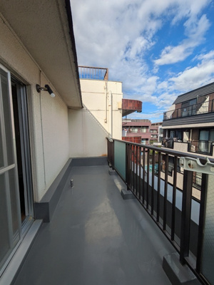 バルコニーで洗濯干せます♪