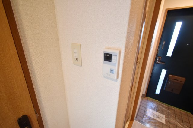 リッチライフ甲子園10の玄関