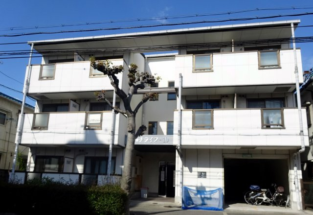 リッチライフ甲子園10の外観