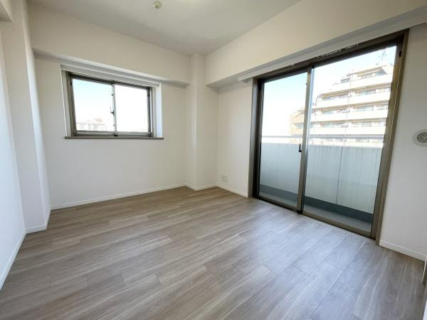 グーディッシュ千歳船橋の洋室|心地よい日差しと風が気持ちの良い居室♪　リッチな空気は、広々とした居室の特権です♪