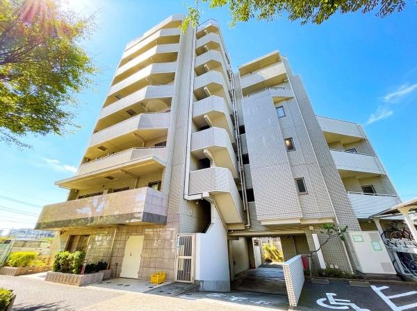 グーディッシュ千歳船橋の外観|日が当たり、あたたかながらもスタイリッシュなたたずまいです！