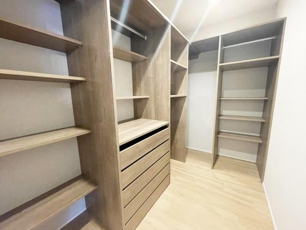 東急ドエルアルス弦巻１号棟の収納