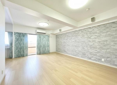 【居間・リビング】 | ライオンズマンション金剛 | キッチンからはリビングが一望でき、小さい子供さんも目が行き届きますね！