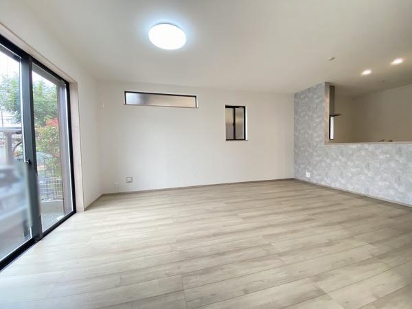 【居間・リビング】 | 明石市沢野2丁目　新築戸建　1号棟