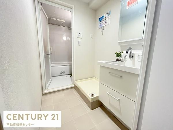 【独立洗面台】 | 大正リバーサイドヴィラ | 洗面所も十分な広さがあります！