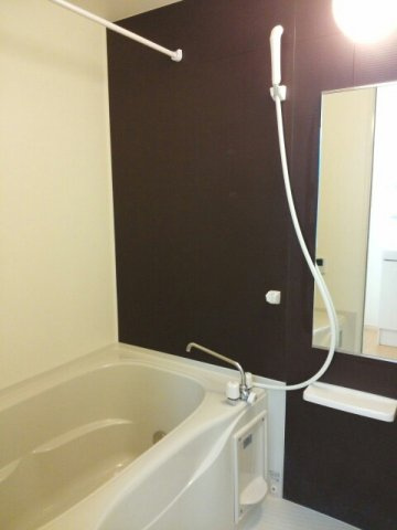 ヴィル・フォーレⅤの浴室|きれいなお風呂です